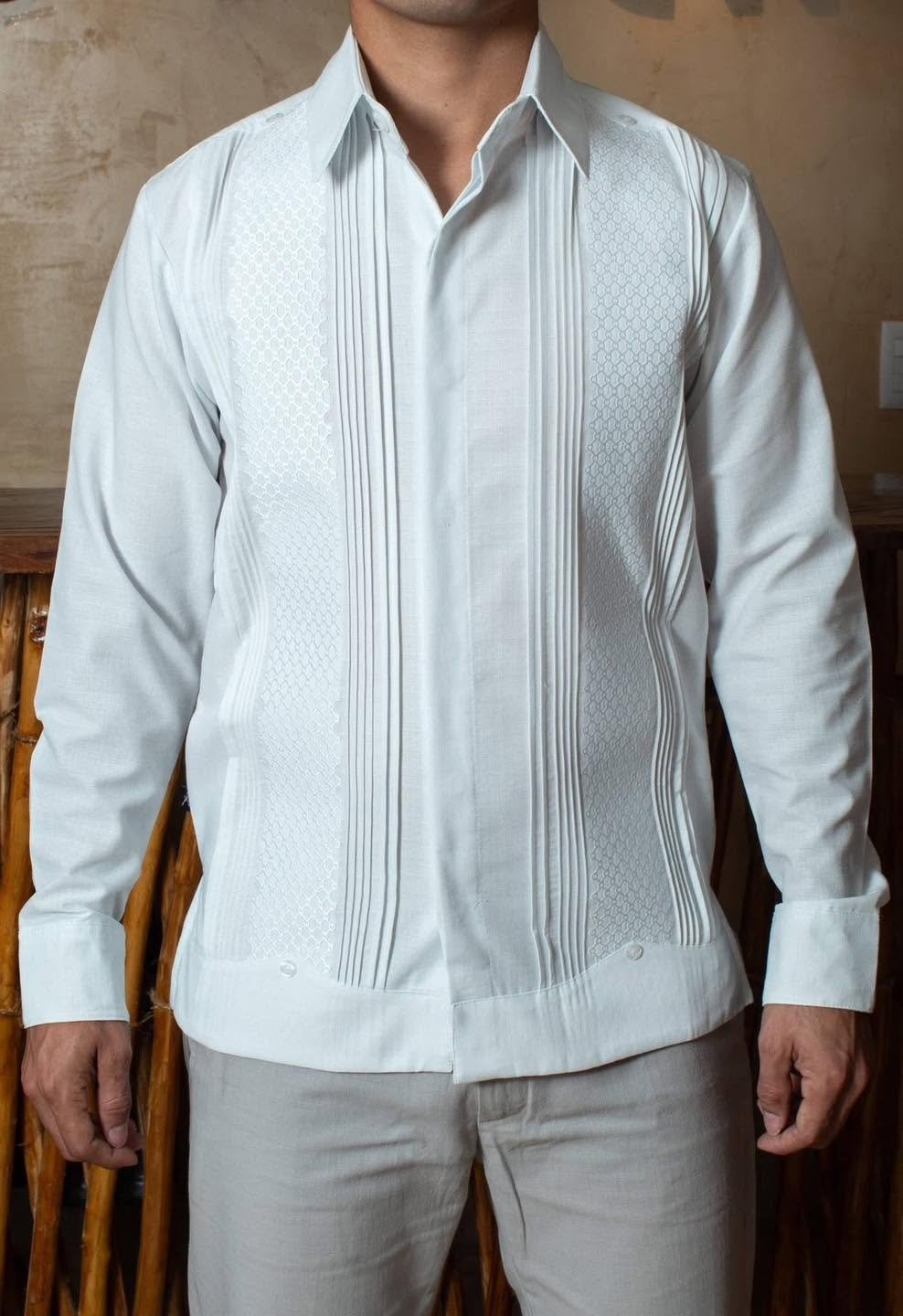 Vista de Guayabera blanca